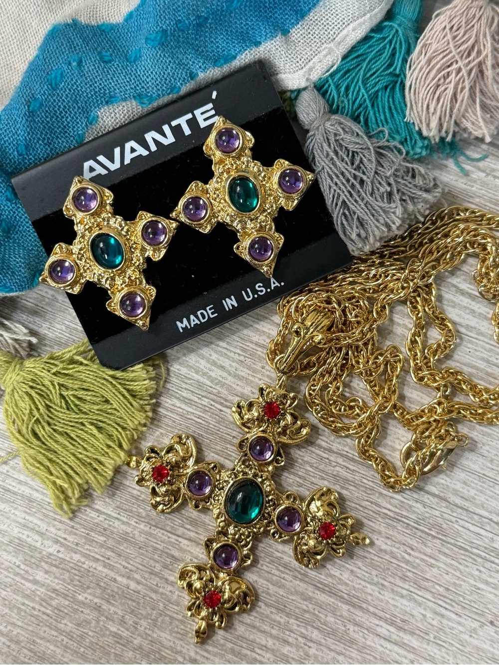 NWT Vintage Gold-Tone Cross Necklace & Clip-On Earrings Set by Avante’